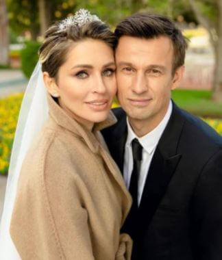 Svetlana Semak ex-husband Sergei Semak with his now-wife Anna Semak.